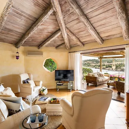 Zeus 6 Holiday home *